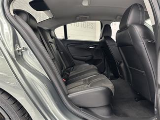 2016 Holden Commodore - Thumbnail